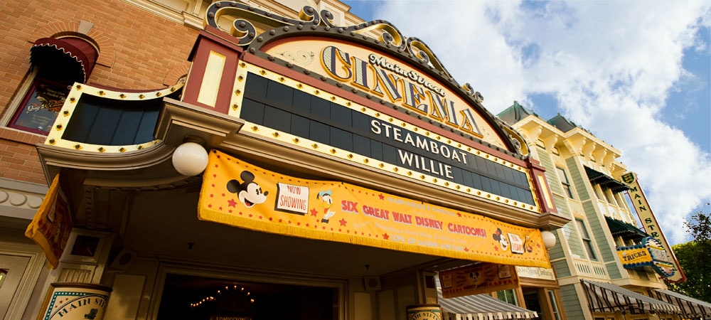 Main Street Cinema is where you can quietly watch old movies.