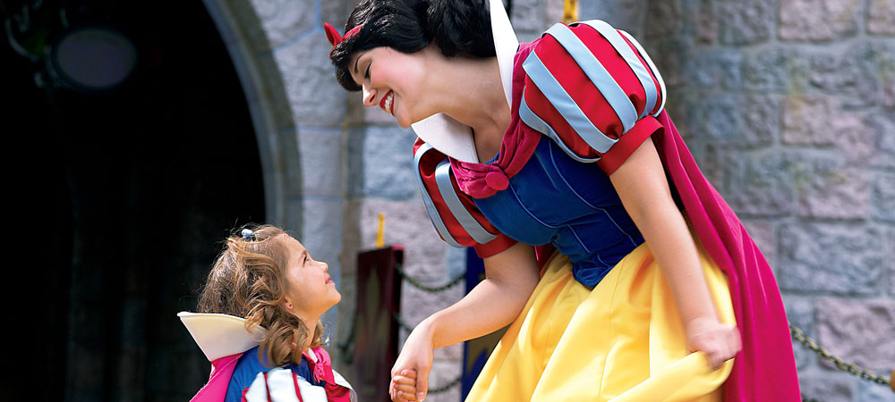 Resultado de imagem para disneyland