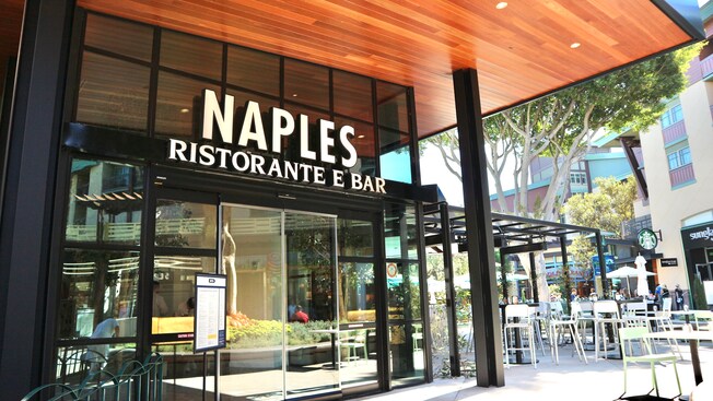 Naples Ristorante E Bar Disneyland Resort Naples Ristorante E Bar