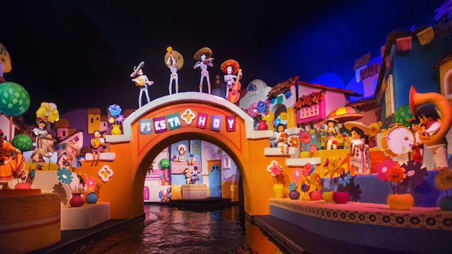 Subscribe To Our Daily Updates Jun 25, · Travel Dates: January 4 – June 24, Walt Disney World has introduced a new Florida resident 3 and day passes, entitled the Discover Disney Ticket. For $ per person plus tax, you get a 3-day basic park pass to use at the four Disney theme parks.