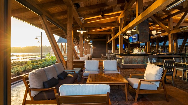 Geyser Point Bar Grill Walt Disney World Resort