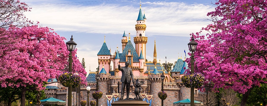 disneyland-00-full.jpg?1523688121457